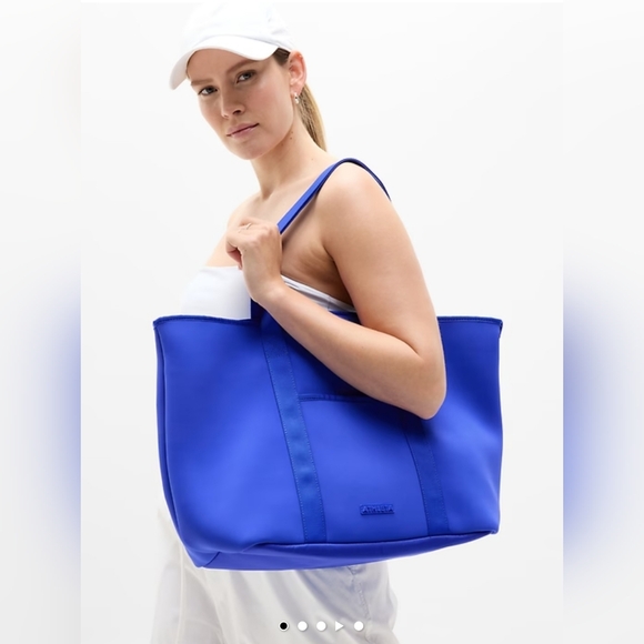 Athleta Handbags - NWT Athleta Diem Tote One Size In Varsity Color